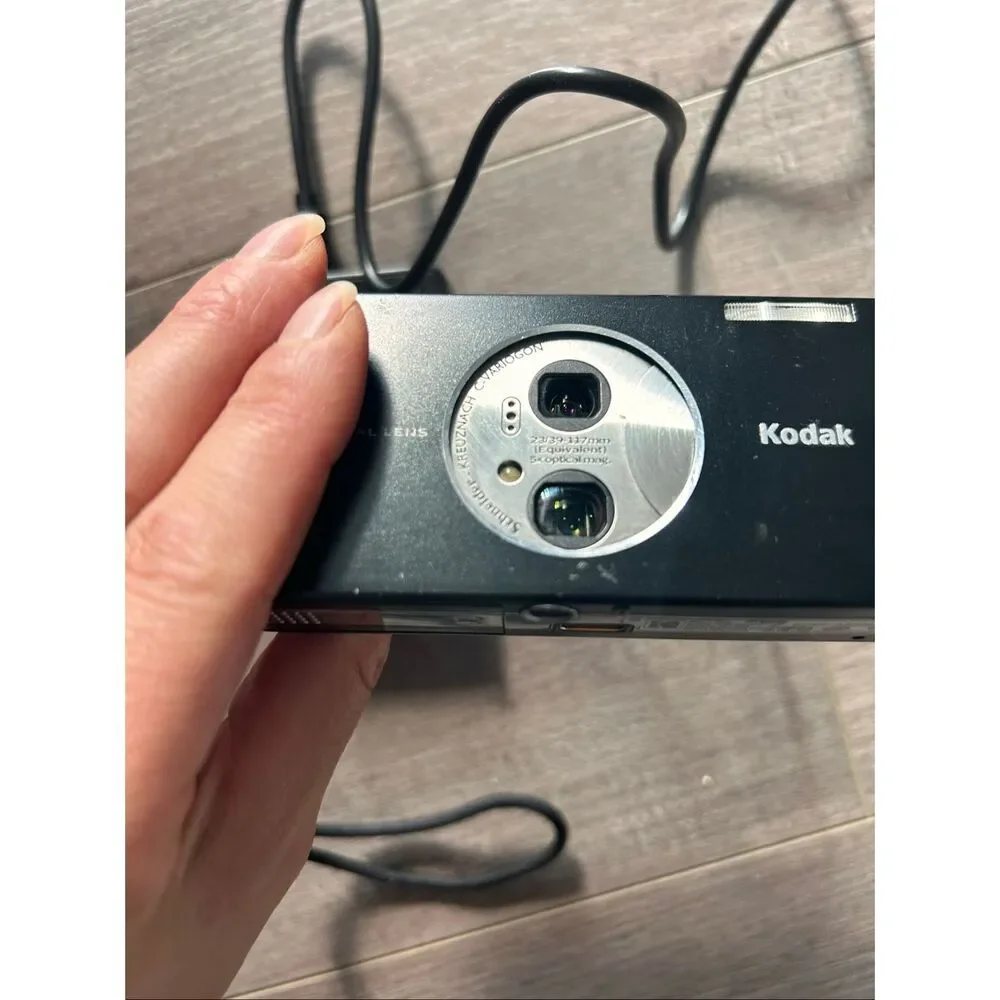 Kodak Easyshare V570 5X Ultra Wide Dual lens Digital Camera works! 5mp digital c